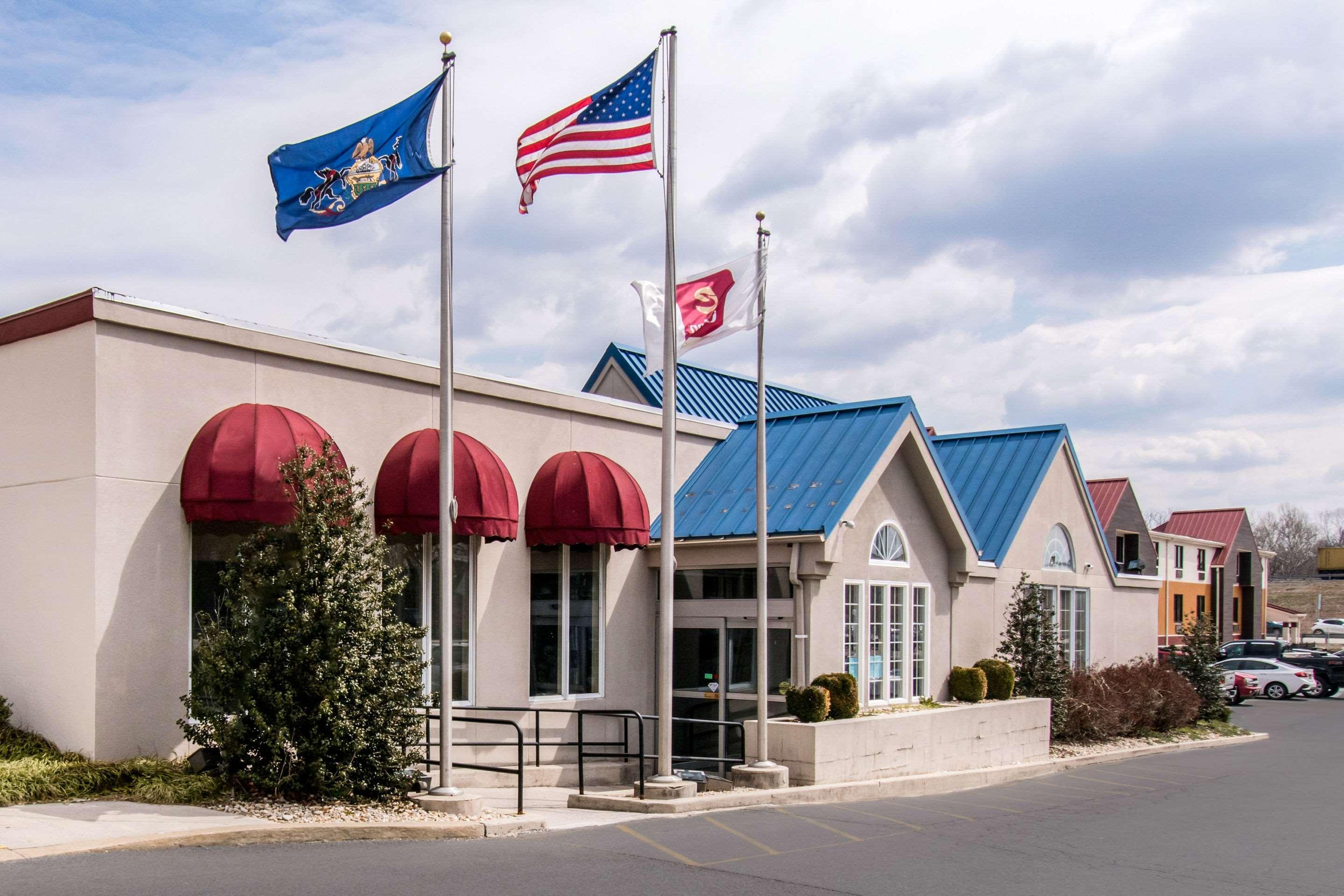 Clarion Inn&Suites Chambersburg Exterior foto