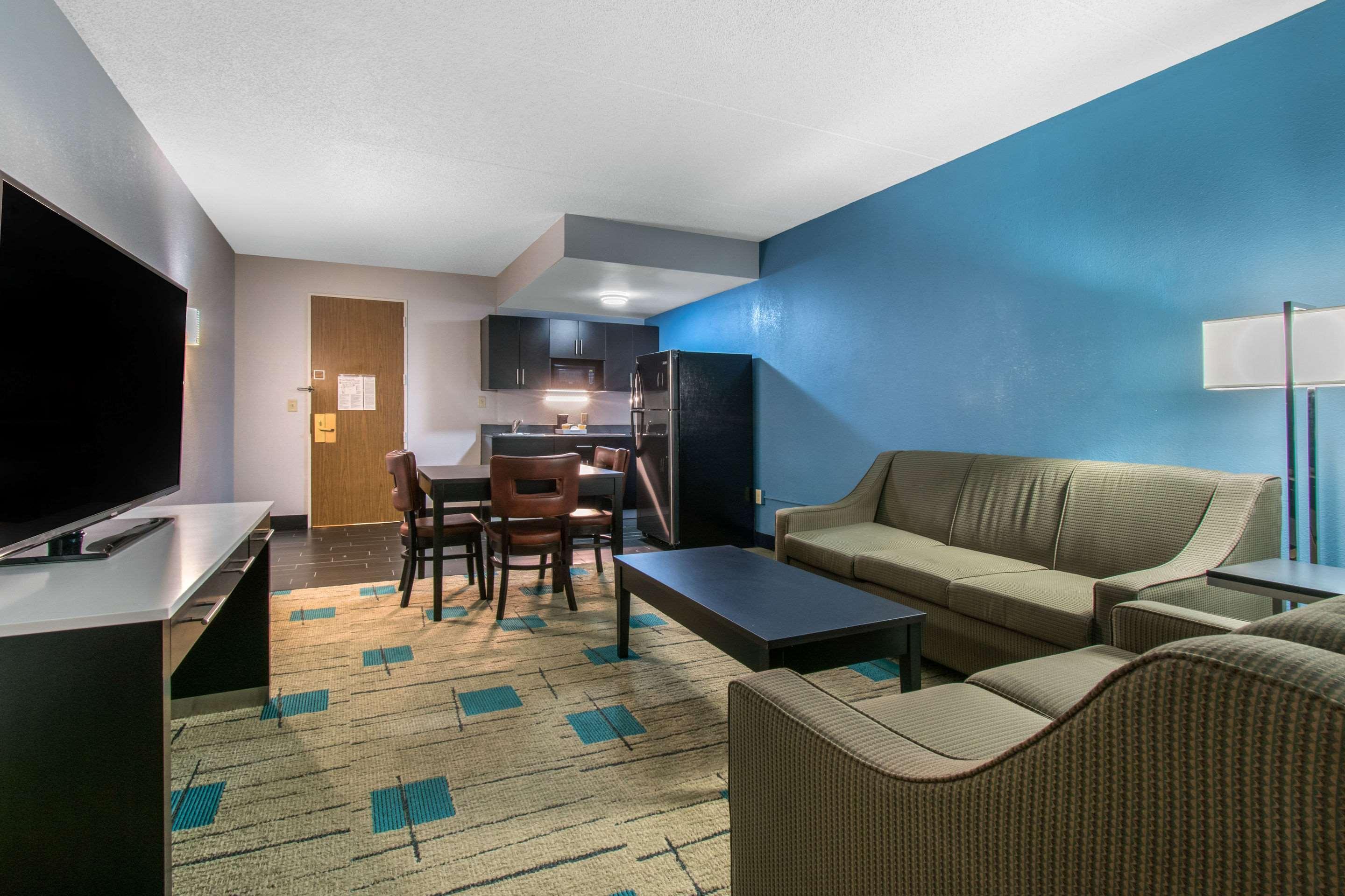 Clarion Inn&Suites Chambersburg Exterior foto